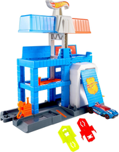 Cargar imagen en el visor de la galería, Pista y carro Hot Wheels Mediana "City" Surtidos - 117462