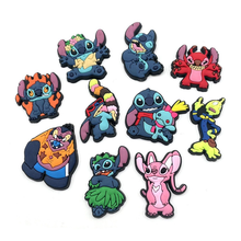 Cargar imagen en el visor de la galería, Pin Crocs Stitch - 117011