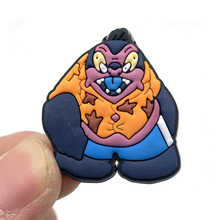 Cargar imagen en el visor de la galería, Pin Crocs Stitch - 117011