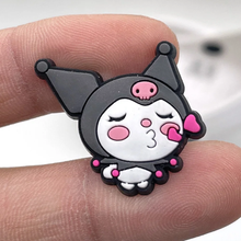 Cargar imagen en el visor de la galería, Pin Crocs Kuromi - 116473

