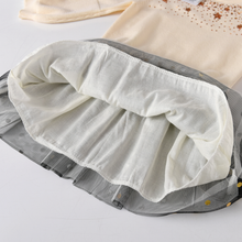 Cargar imagen en el visor de la galería, Vestido Vikita Top Sueter beige estrellas manga larga Falda tul negra y dorada -81030
