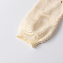 Cargar imagen en el visor de la galería, Vestido Vikita Top Sueter beige estrellas manga larga Falda tul negra y dorada -81030
