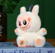 Cargar imagen en el visor de la galería, Peluche LaBubu - 116935
