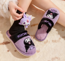Cargar imagen en el visor de la galería, Pantuflas Kuromi - 117007
