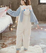 Cargar imagen en el visor de la galería, Pijama enteriza Cinnamoroll - 117246

